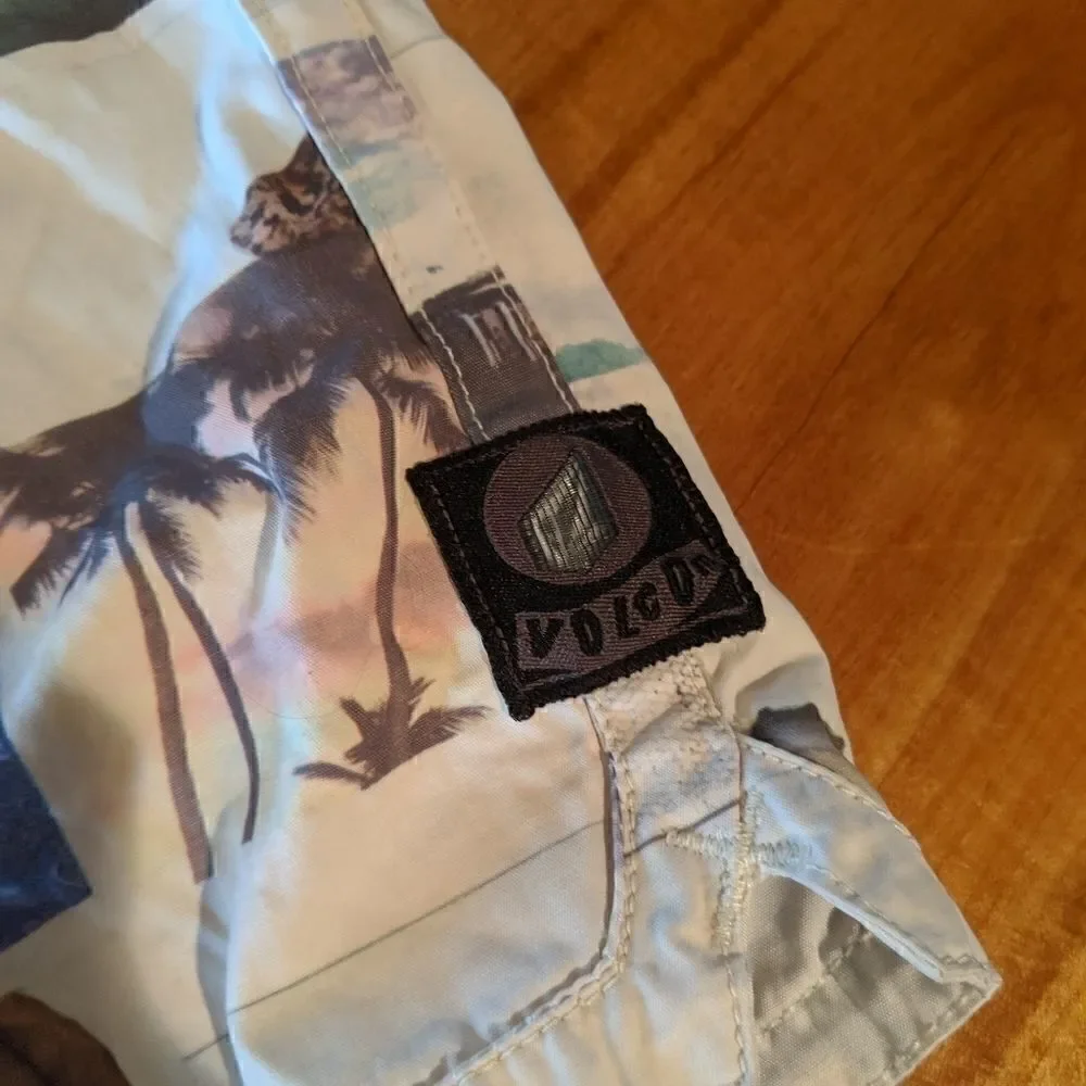 Volcom Montage board shorts surf swim size 38